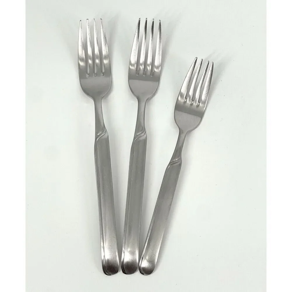 J A Henckels Zwilling Synergy Stainless 2 Dinner 8” 1 Salad 6 7/8” Forks
